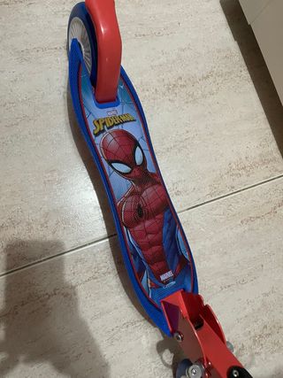 Patinete Spiderman Rojo y Azul