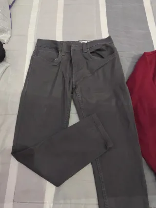 Sudadera y pantalón vaquero chico