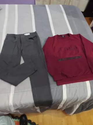 Sudadera y pantalón vaquero chico