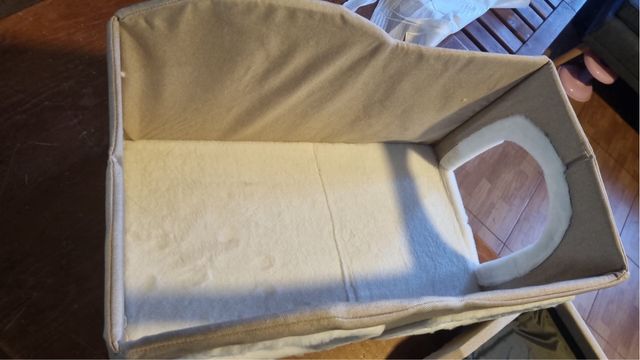 Casa Dobrável para Gatos Bege e Branca