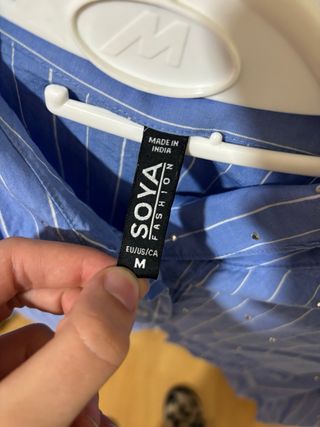 Camisa azul con brillantina