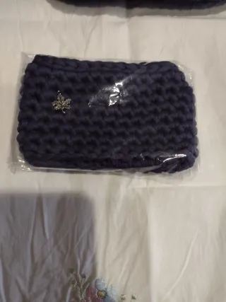 Borsa blu uncinetto con catena e poscet