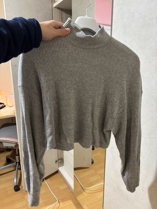 Jersey gris canalé cuello alto