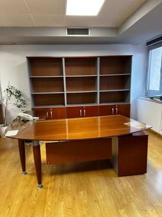 Mesa oficina de madera de cerezo y 3 estanterias