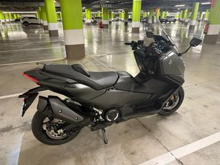 Yamaha Tmax 560 2025