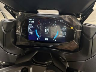 Yamaha Tmax 560 2025