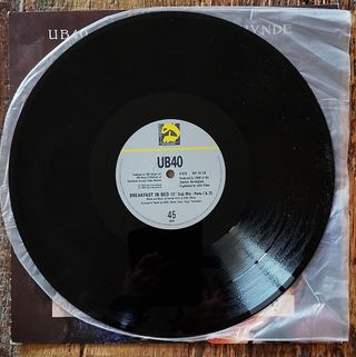 UB40 con Chrissie Hynde - Breakfast In Bed