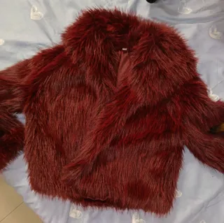Chaqueta de pelo roja