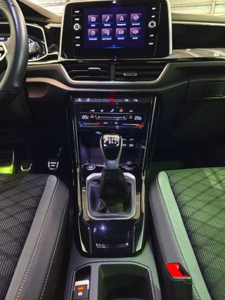 Volkswagen T-ROC 1.5 TSI R-LINE 150cv