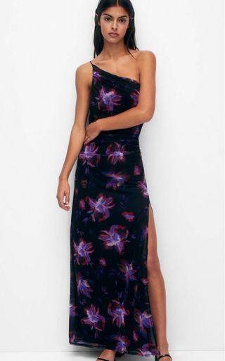 Vestido Pull and Bear negro con flores