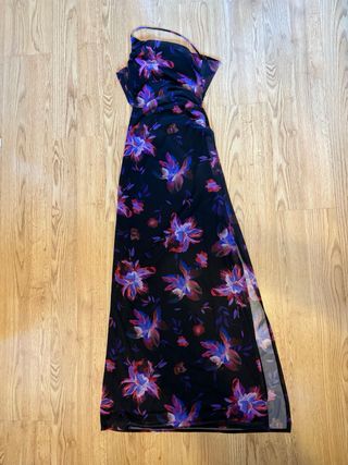 Vestido Pull and Bear negro con flores