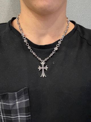 Collana Chrome Hearts con ciondolo a croce