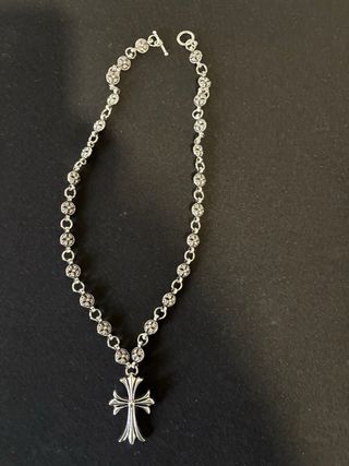 Collana Chrome Hearts con ciondolo a croce
