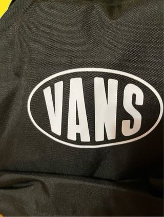 Mochila Vans Negra con Logo Blanco