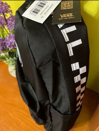 Mochila Vans Negra con Logo Blanco