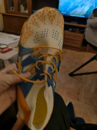 Zapatillas agua barefoot sin usar