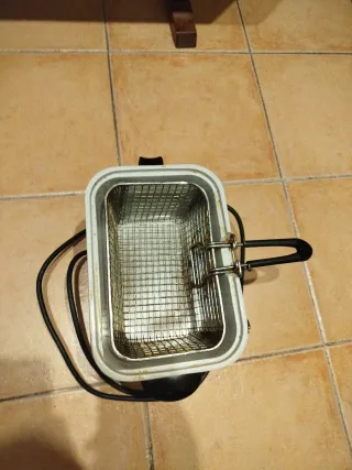 Freidora Eléctrica Jata 1L