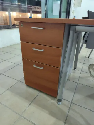 Mesa de oficina ampliación madera y metal