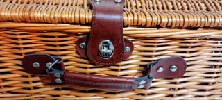 Piccola valigia in vimini 45x30x18 cm