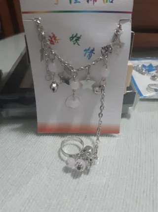 Pulsera con anillo y dijes