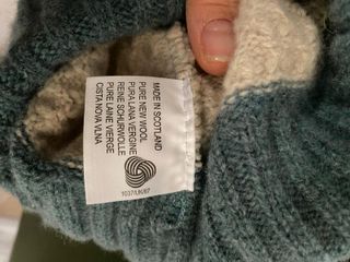 Berretto lana vergine beige e blu