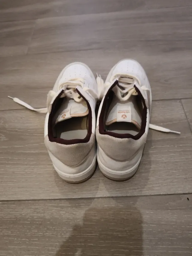 Zapatillas Victoria Beige y Blancas