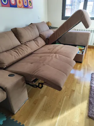 Sofá chaiselongue marrón tela