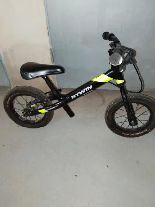Bicicleta B'Twin Runner 900 sin pedales