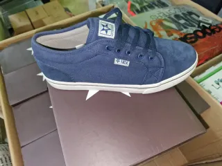 Zapatillas negras y azules  nuevas varias tallas