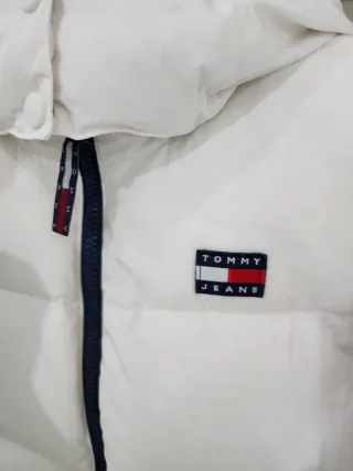 Abrigo plumífero blanco chico Tommy Jeans