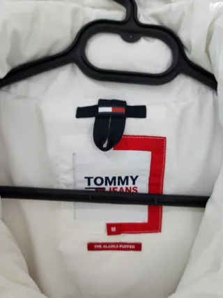 Abrigo plumífero blanco chico Tommy Jeans