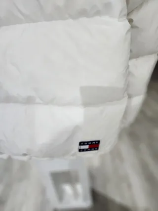 Abrigo plumífero blanco chico Tommy Jeans