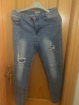 Pantalón vaquero MISSCHEF desgastado