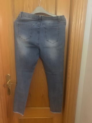 Pantalón vaquero MISSCHEF desgastado