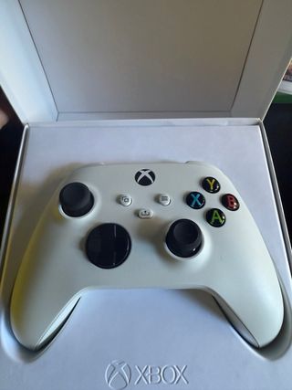 Mando Xbox Robot White