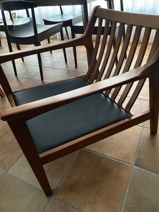 Pareja Sillones Cuero y Madera