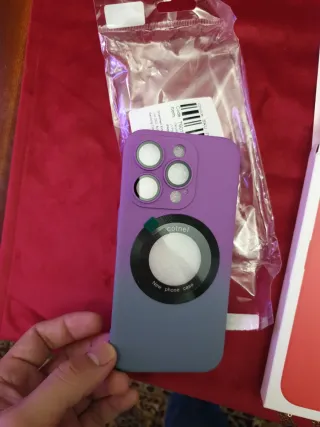 Funda iPhone 15 Pro Silicone MagSafe y regalo