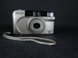 Minolta Riva Zoom 90