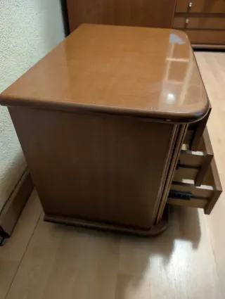 Cómoda 4 cajones y Mesita 3 cajones