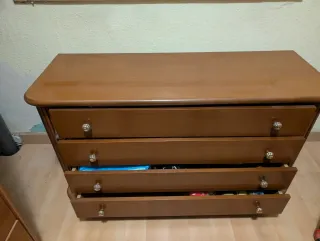 Cómoda 4 cajones y Mesita 3 cajones