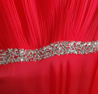 Vestido fiesta coral con pedrería