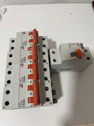 Interruptor Automático Legrand C16