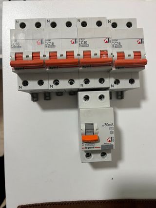 Interruptor Automático Legrand C16