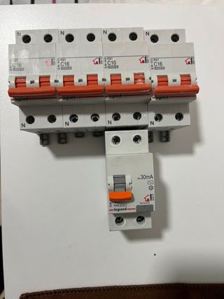 Interruptor Automático Legrand C16