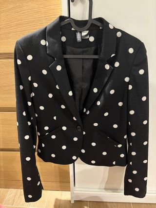 Blazer H&M lunares blancos talla 34