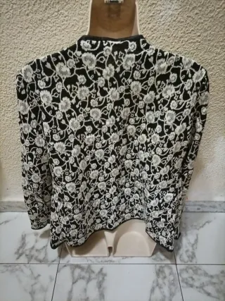 Chaqueta abierta floral