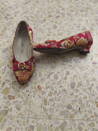 Traje de Fallera Rojo y Dorado con falda ajustable