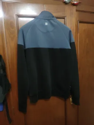 Sudadera 11 Degrees Gris y Negra sin capucha