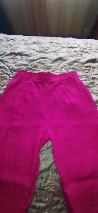 Pantalón rosa fucsia tergal.
