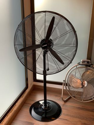 Ventilador Industrial de Pie IRONSIDE Negro